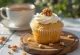 Cupcake aux noix surmonté d'un cerneau de noix
