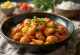 Viande aigre-douce chinoise servie avec riz jasmin