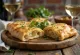 Calzone à la crème et aux poireaux fraîchement cuit