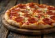 Pizza Americana au pepperoni et mozzarella