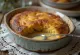 Malva pudding servi avec sauce vanille