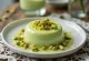 Panna cotta à la pistache servie