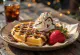 Gaufre de festival avec sauce chocolat et bonbons