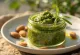 Pesto au persil et aux amandes, fraîchement préparé
