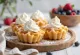 Krumkake croustillant garni de crème fouettée onctueuse