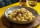 Gnocchi au vin blanc et à la truffe servis