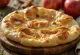 Pain naan aux pommes et cannelle servi